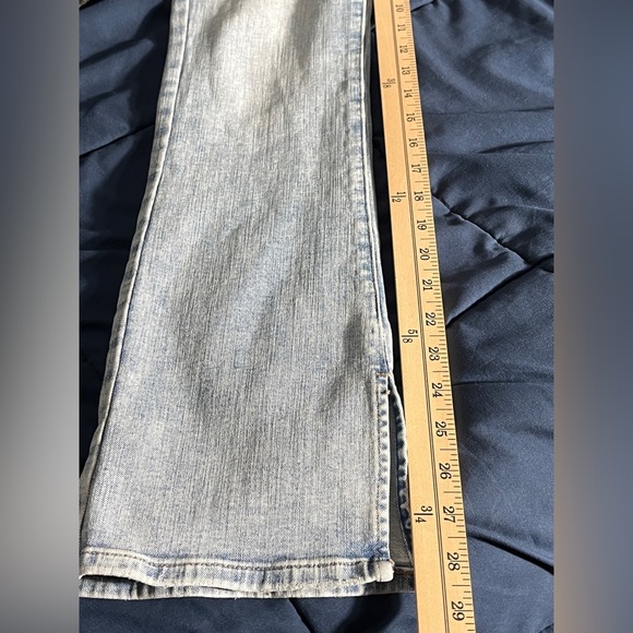 Express Mid Rise Medium Wash Skyscraper Ultrahyperstretch Jeans 0 2 4 Short - Picture 9 of 13